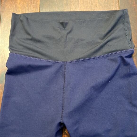 Fabletics Black Navy Foldover Crop Leggings Size M - Picture 7 of 8